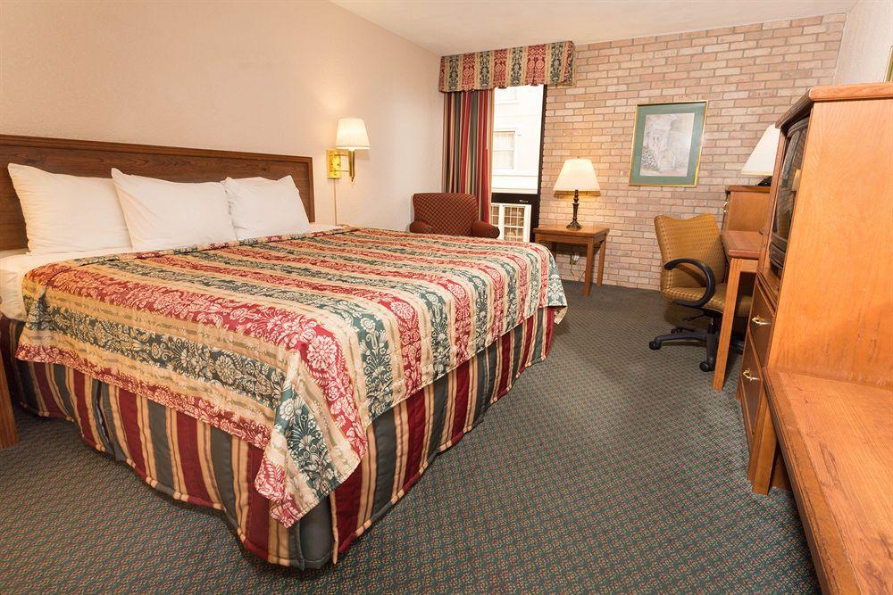 Pear Tree Inn Mcallen Zewnętrze zdjęcie